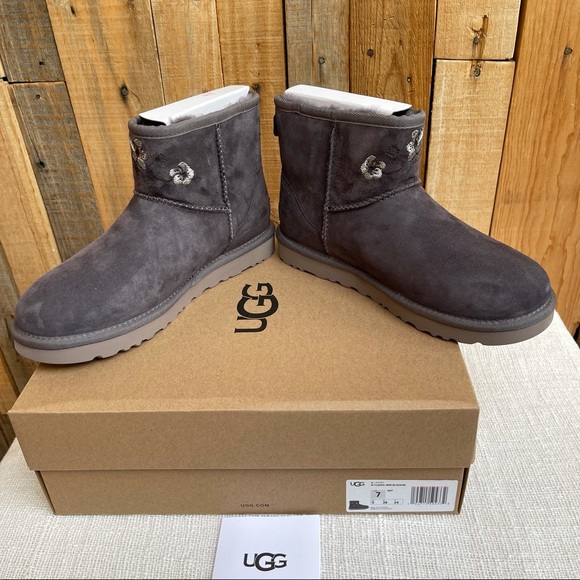 💘 UGG AUSTRALIA CLASSIC MINI BLOSSOM BOOTS BRAND NEW WITH BOX 7 - Picture 4 of 11